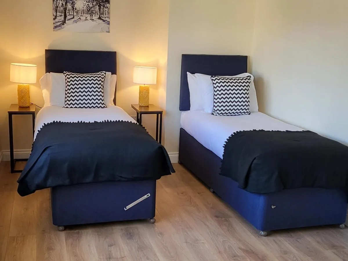 Dagenham/A13/Excel/Thurrock/Contractors/3Bedroom House Free Parking For 2 Cars. בריטניה