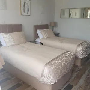  Chalet Willow Lodge In Hexton
